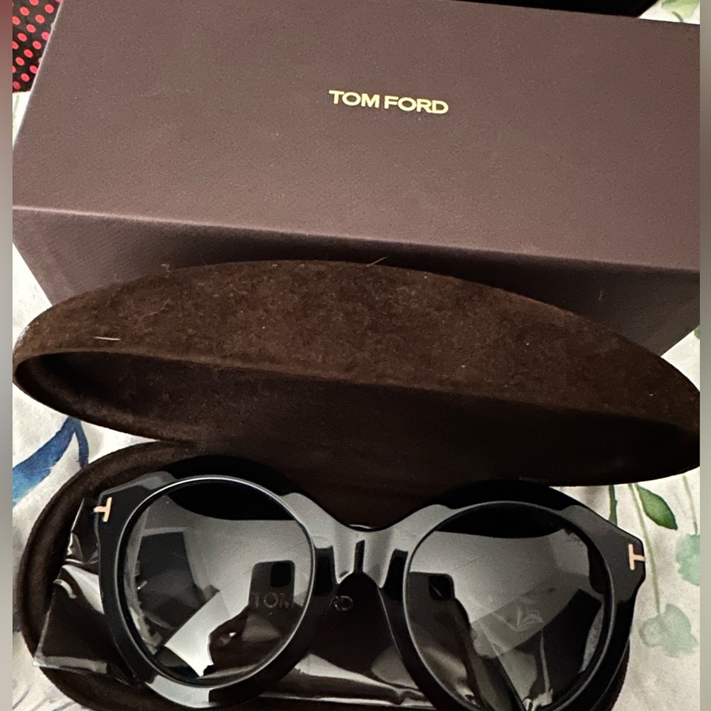 TOM FORD SUNGLASSES WITH BOX AND DUSTBAG